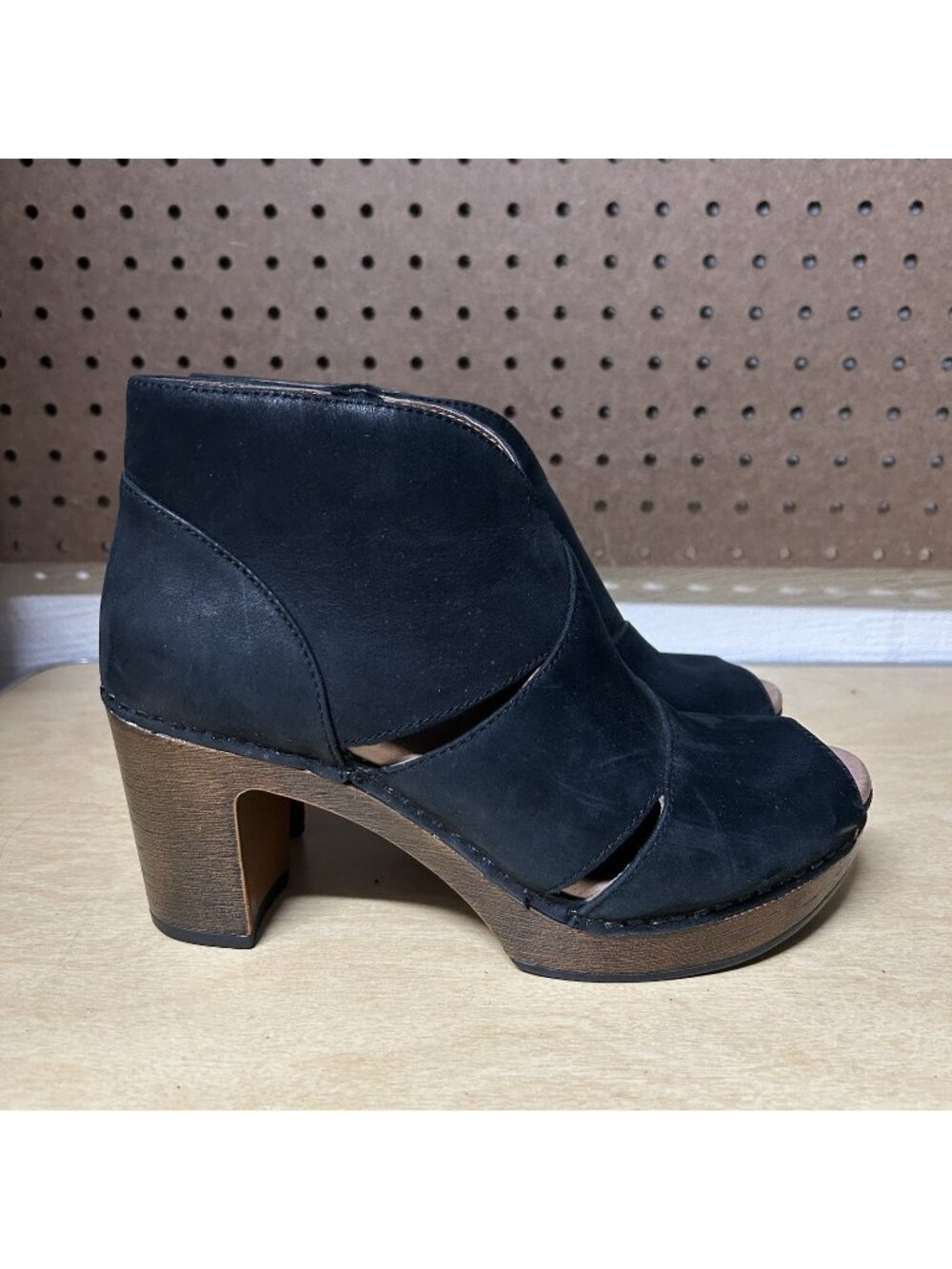 DANSKO Delphina Black Milled Nubuck Peep Toe Platform Clogs Sandals Heels 37/7
